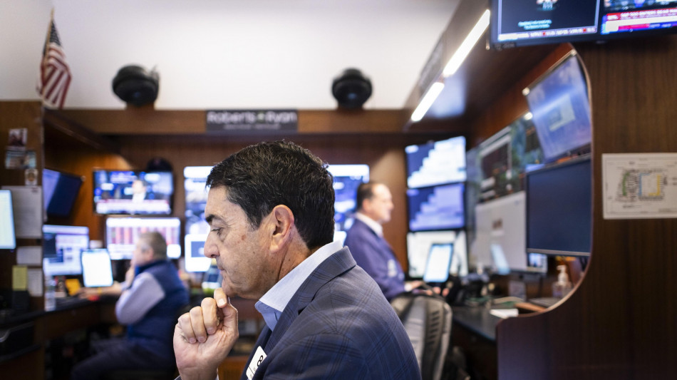 Borsa: l'Asia in cauto rialzo in attesa di Bce e dati Usa