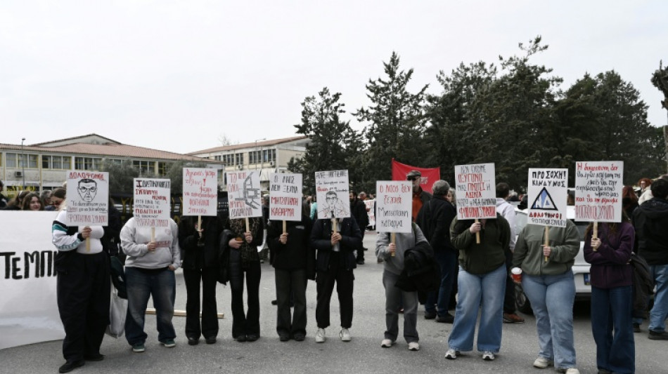  Chaos im Gerichtssaal: Prozess um schwerstes Zugungl&uuml;ck in Griechenland vertagt 