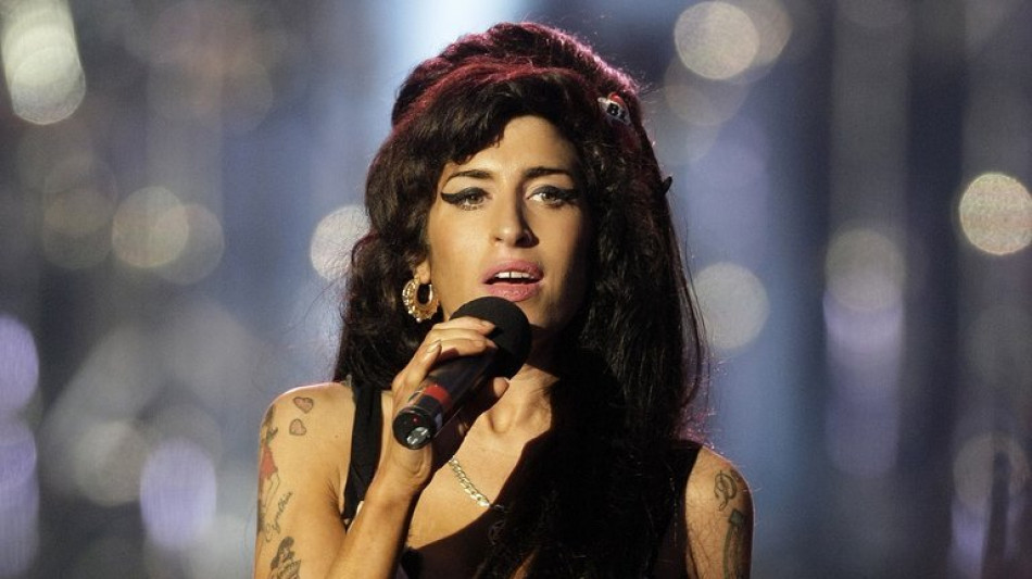  Vater von Amy Winehouse muss Freundinnen der S&auml;ngerin fast eine Million Pfund zahlen 