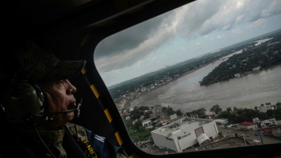  Sube a 76 la cifra de muertos por las inundaciones y los deslaves en México 
