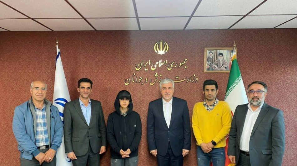 La sportive iranienne Elnaz Rekabi accueillie en h&eacute;ro&iuml;ne &agrave; T&eacute;h&eacute;ran