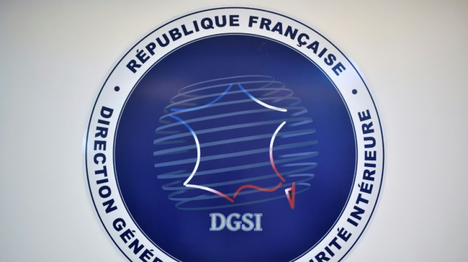 La DGSI doit renoncer &agrave; interroger trois journalistes soup&ccedil;onn&eacute;s d'atteinte au secret de la d&eacute;fense, exige une association