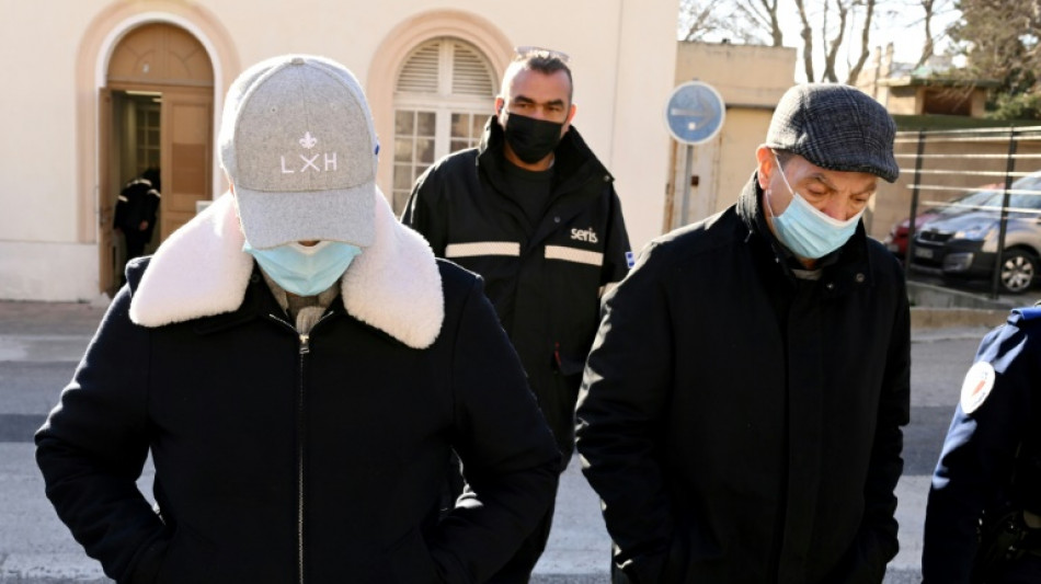 Proc&egrave;s des mutilations dentaires: Lionel Guedj invoque le "d&eacute;faut de jeunesse"