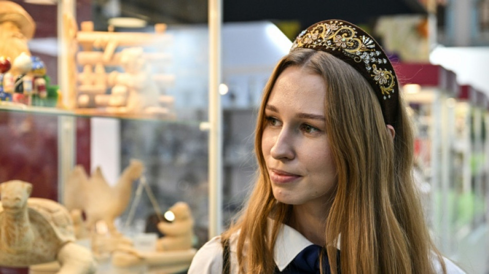  Cut off from the West, Muscovites rediscover Russian 'roots' 