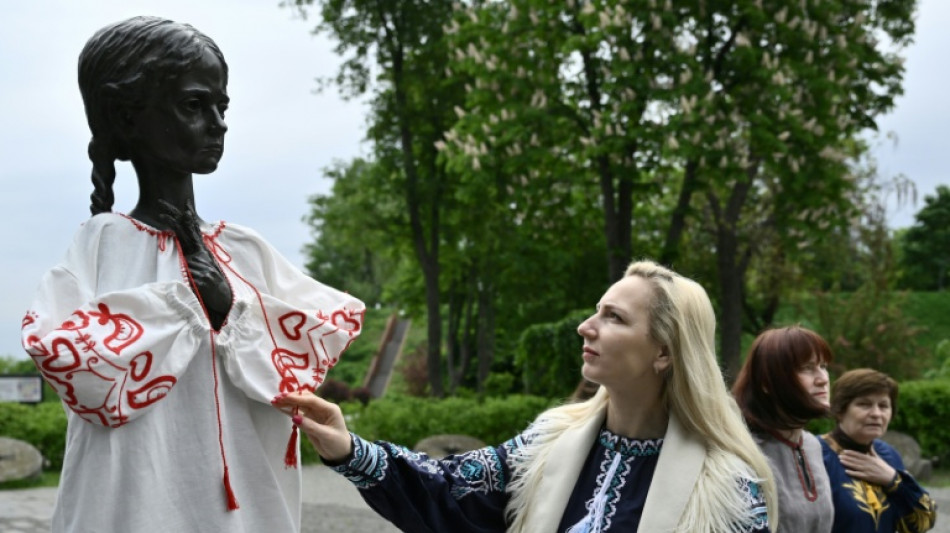  Fearing Russian strike, Kyiv's Holodomor museum evacuates exhibits 