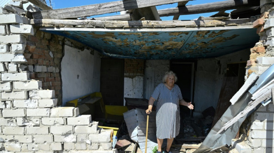 Un an apr&egrave;s les ravages du barrage de Kakhovka, des Ukrainiens sans eau et sous les bombes