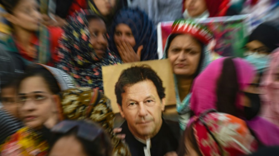 Pakistan : l'ex-Premier ministre Khan en d&eacute;tention provisoire, envoi de soldats dans plusieurs provinces