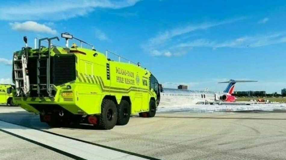 Un avi&oacute;n de pasajeros se incendia al aterrizar en Miami