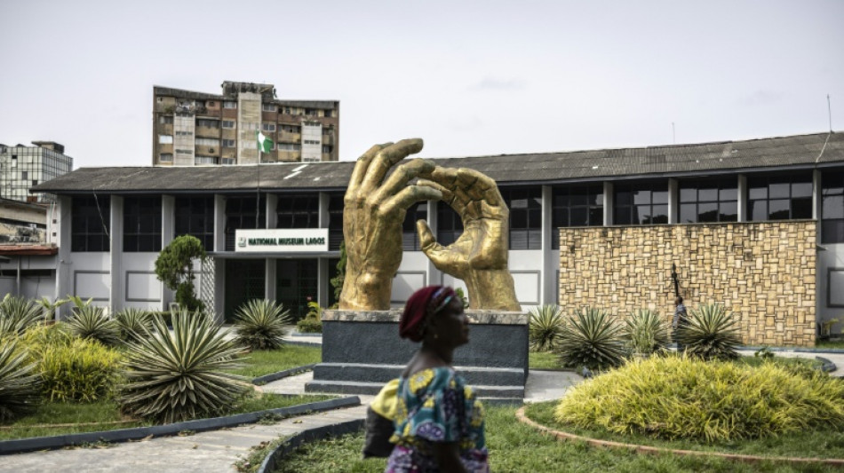  Switzerland returns famed Benin Bronzes to Nigeria 
