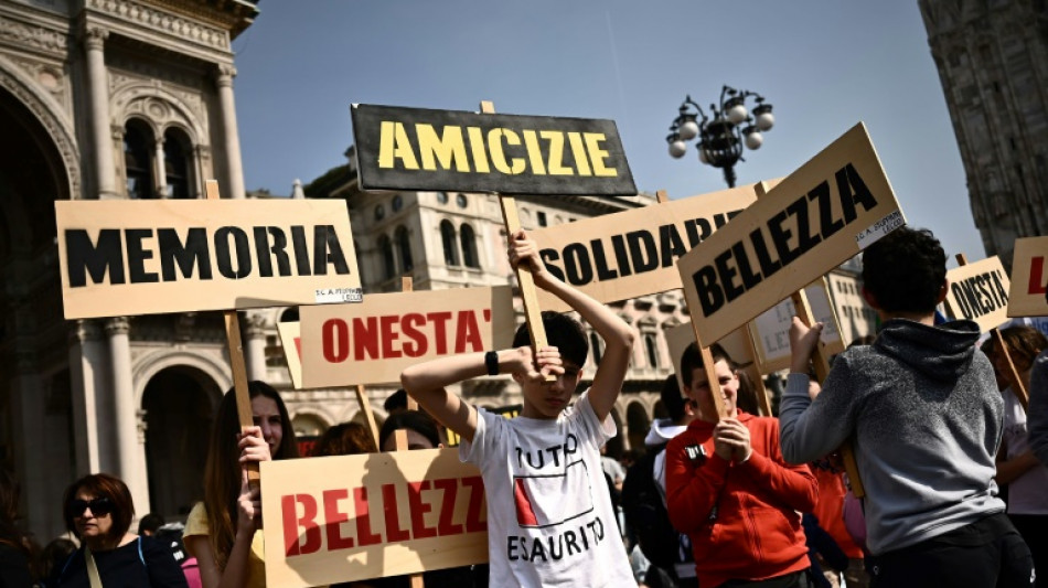 Unos 50.000 italianos rinden homenaje a las v&iacute;ctimas de la mafia en Mil&aacute;n