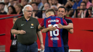 Xavi se despide del Bar&ccedil;a con un triunfo en Sevilla en el cierre de la Liga