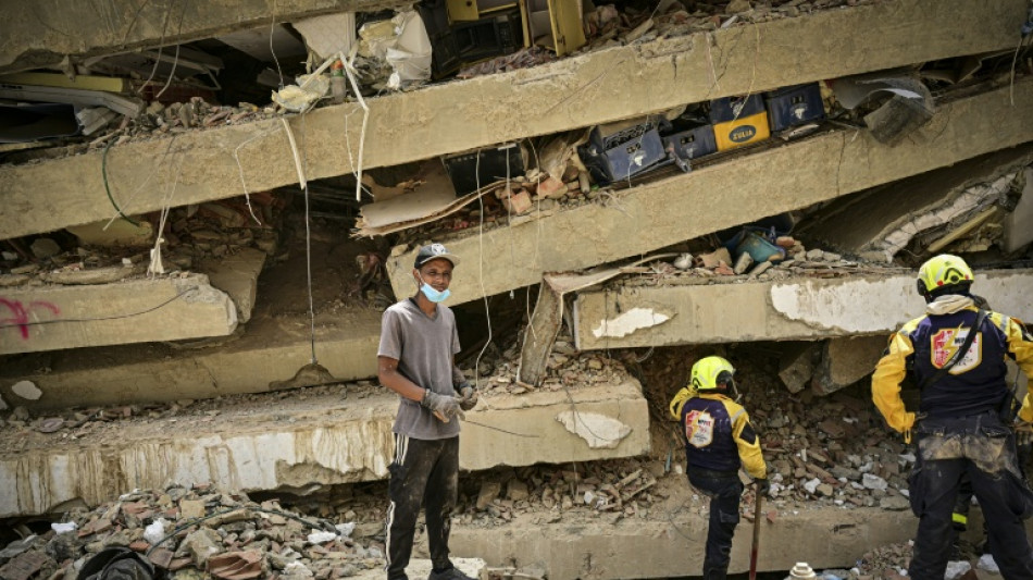  Race to recover bodies ahead of Venezuela quake cleanup 