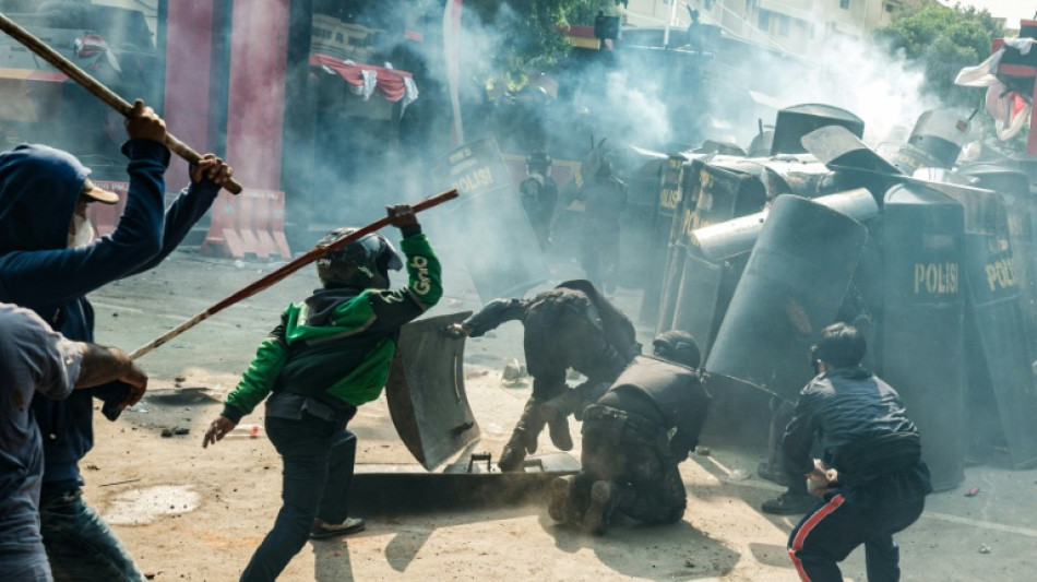  Indonésie: violents affrontements entre police et manifestants après la mort d'un chauffeur de taxi 
