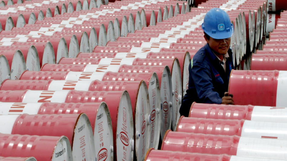 Il petrolio è in forte calo a New York a 59,47 dollari