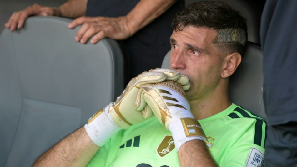  Dibu Mart&iacute;nez cogita aposentadoria da sele&ccedil;&atilde;o argentina 