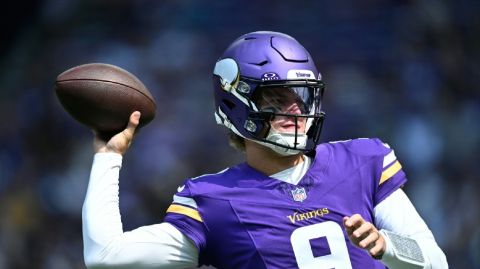  NFL Giants obtain QB McCarthy from Vikings 