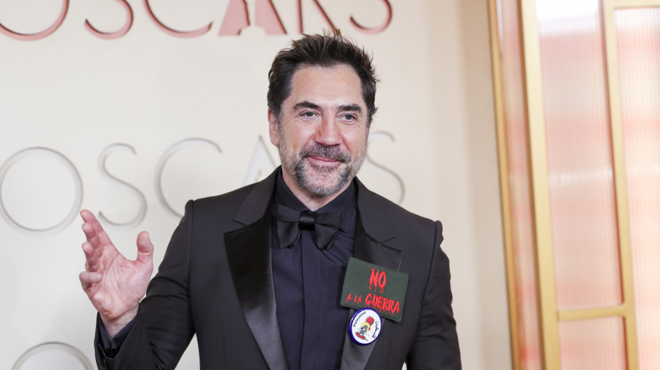 Bardem sul red carpet con la scritta No a la guerra' e una spilletta per la Palestina 