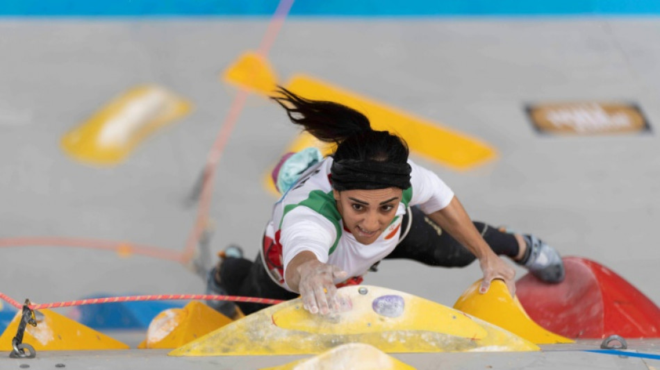 La sportive Elnaz Rekabi accueillie en h&eacute;ro&iuml;ne &agrave; T&eacute;h&eacute;ran