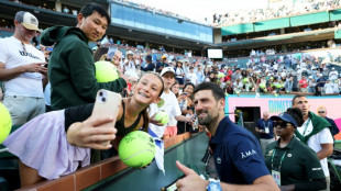 Djokovic avan&ccedil;a &agrave;s oitavas de Indian Wells pela primeira vez desde 2017