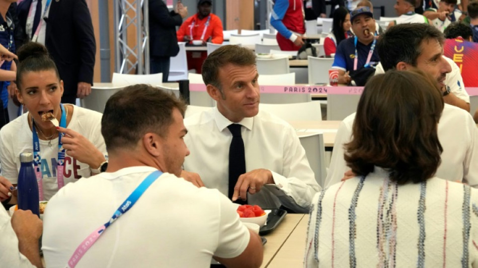 Macron dice que Francia est&aacute; "lista" para acoger los Juegos de Par&iacute;s-2024