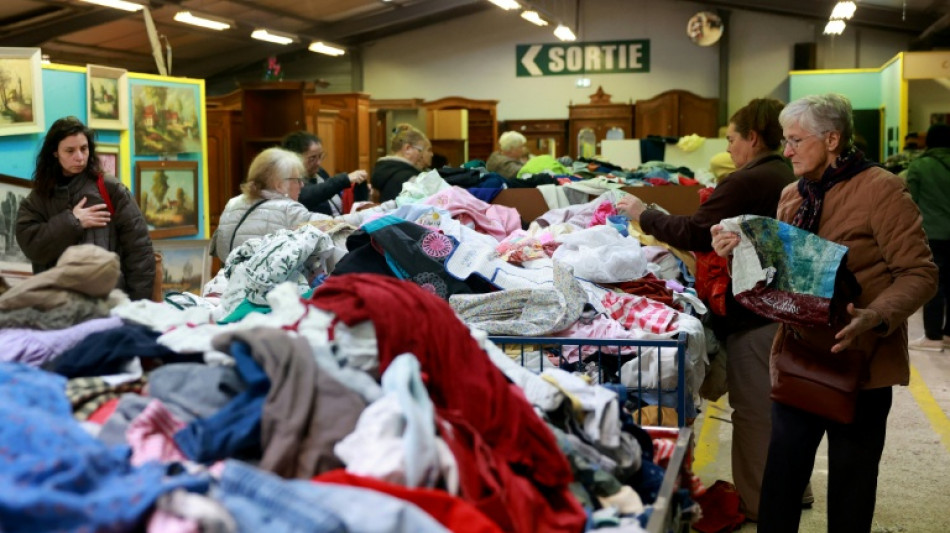 Les boutiques solidaires "polluent cinq fois moins" que Vinted, selon un rapport Oxfam