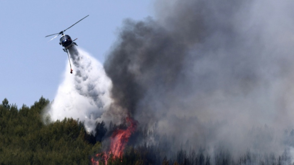  Incendies dans le Var : feu pas encore "fix&eacute;", les sapeurs-pompiers restent "prudents" 