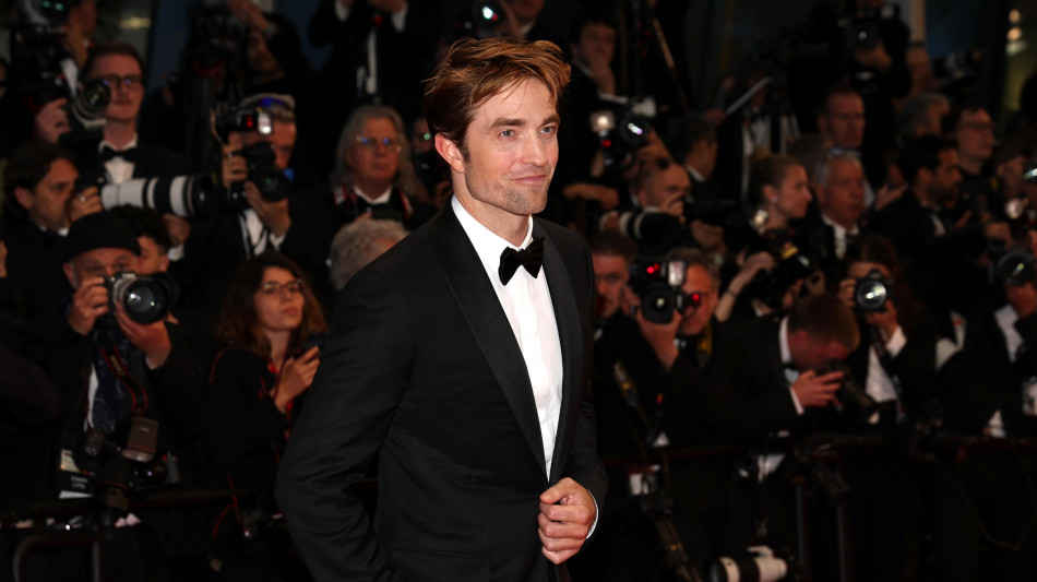  Al lido tra i divi Clooney, Pattinson e Vikander, ma Hollywood latita 