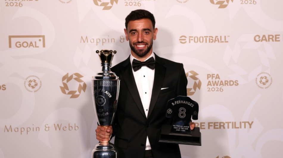  Man Utd's Fernandes crowned PFA player of the year 
