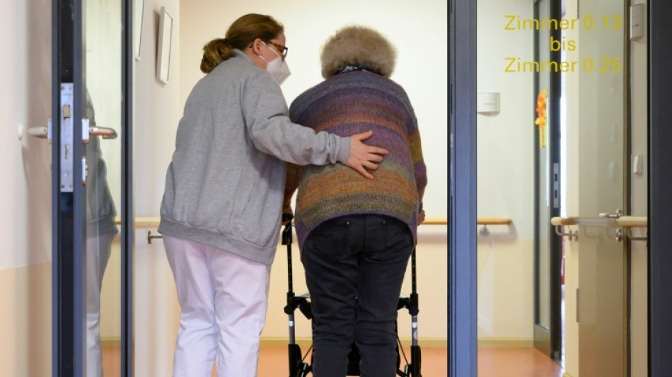 Krankenkassen warnen vor &Uuml;berforderung der Beitragszahler durch Pflegereform