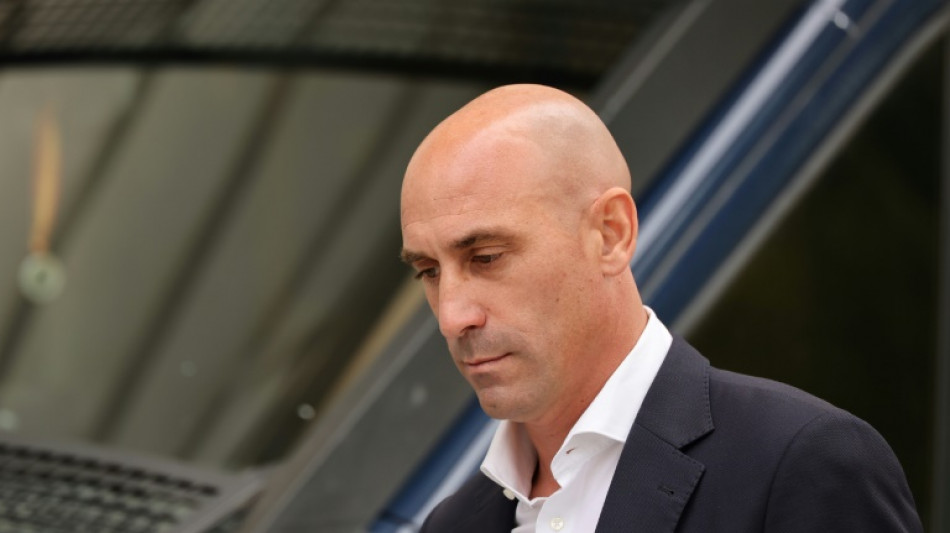 La FIFA suspende por tres a&ntilde;os al expresidente de la Federaci&oacute;n Espa&ntilde;ola de F&uacute;tbol Luis Rubiales por el beso forzado
