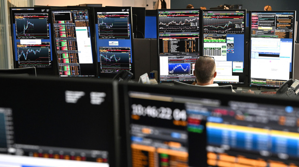 Borsa: l'Europa chiude positiva, Francoforte +0,69%
