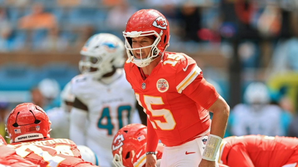  Raiders host Chiefs in battle of unbeaten division rivals 