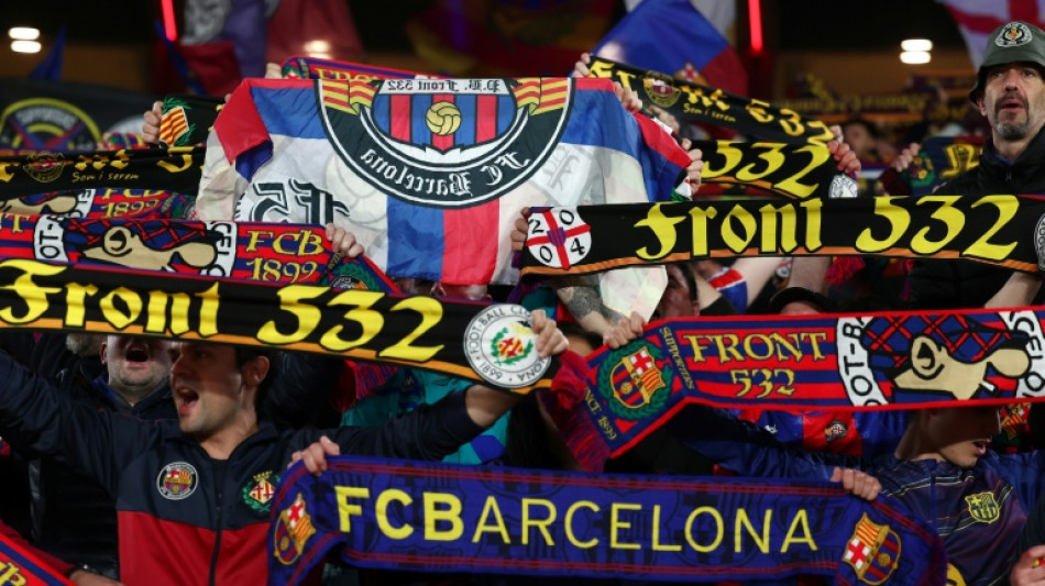  Barcelona consegue licen&ccedil;a para reabrir novos setores do Camp Nou 