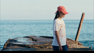 'La ragazza dal cappello rosso', fin dentro perdita e ricordo