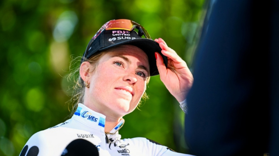  Vollering stays cool to win shortened Giro d'Italia Queen stage 