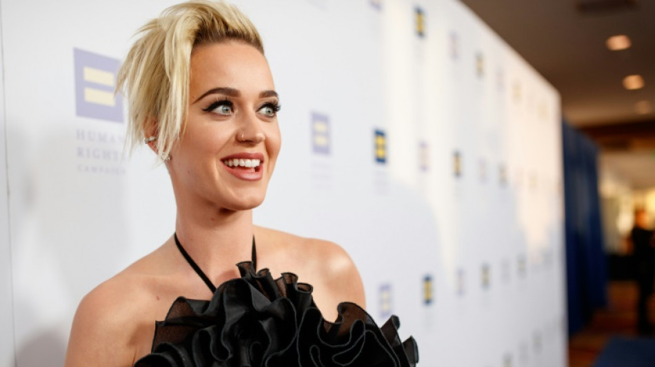  Estilista Katie Perry vence disputa de marca contra a cantora Katy Perry 