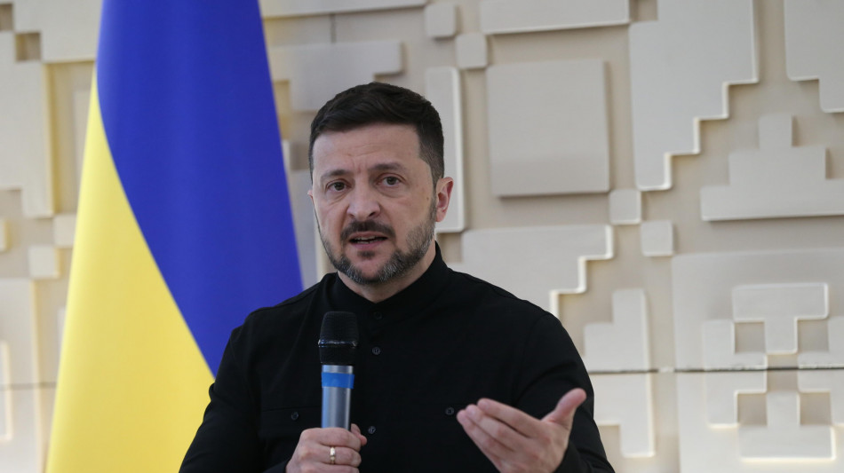 Zelensky, 'il 27/5 Giornata delle Forze per operazioni speciali'