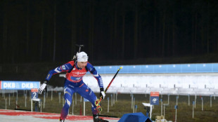 Biathlon: trois ans apr&egrave;s, Jacquelin renoue avec la victoire