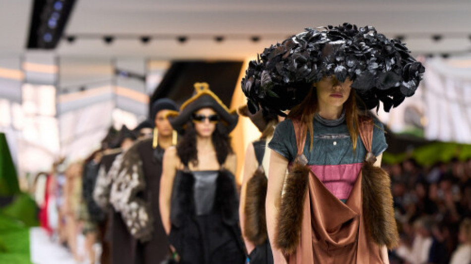  Sfila Louis Vuitton, l'inno alla natura di Ghesqui&egrave;re 