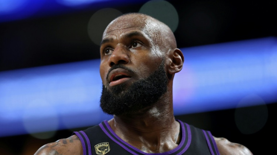  LeBron James interminable: se une a Philadelphia 76ers para pelear por un nuevo t&iacute;tulo 