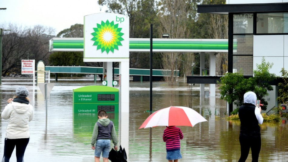 Miles de personas huyen de unas "peligrosas" inundaciones en S&iacute;dney