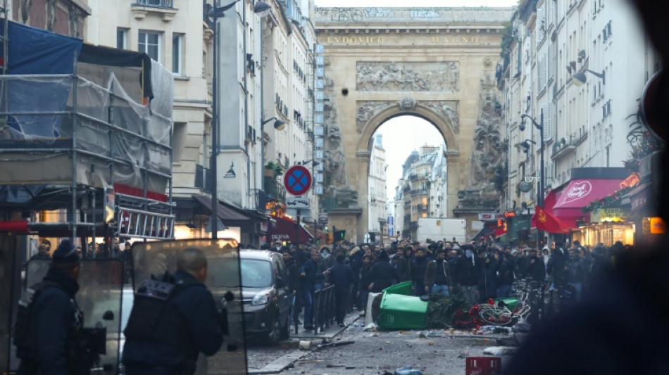 Enfrentamientos entre manifestantes kurdos y polic&iacute;as tras tiroteo en Par&iacute;s 