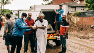 La salida del sol da una respiro a Sud&aacute;frica volcada a la oraci&oacute;n tras inundaciones