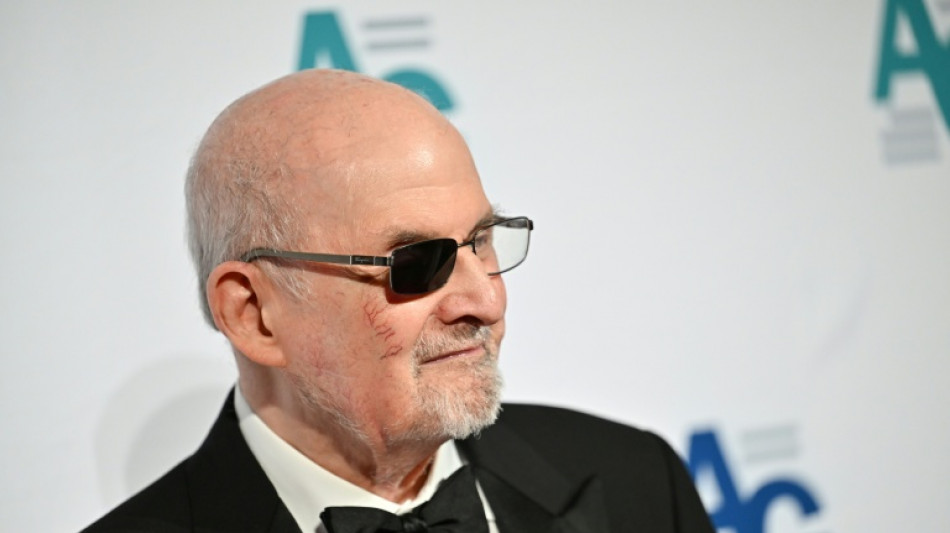  L'assaillant de Salman Rushdie reconnu coupable de terrorisme 