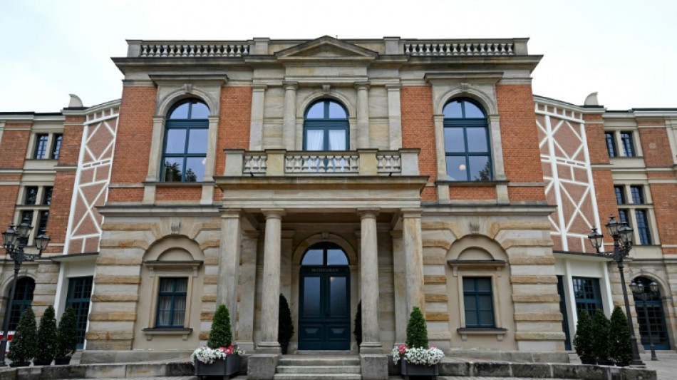  Merz und Merkel auf dem Gr&uuml;nen H&uuml;gel: Bayreuther Festspiele beginnen 