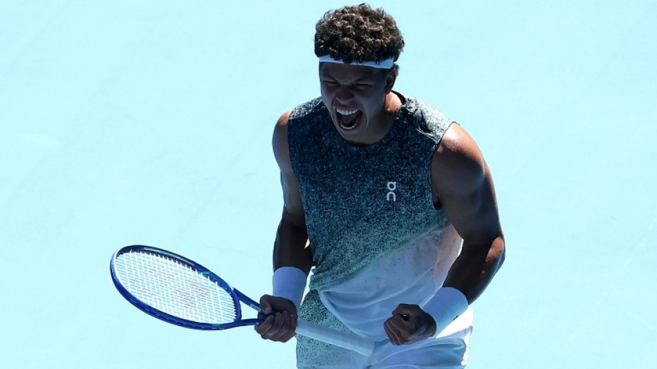  Shelton vence Humbert e vai &agrave; 2&ordf; rodada do Australian Open; Monfils se despede 