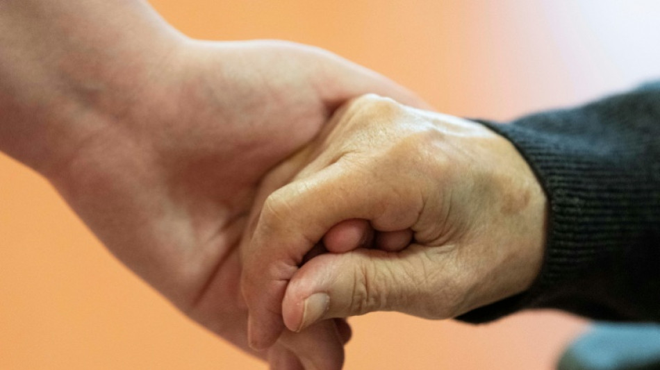  Zukunftspakt Pflege: Kritik von Kassen und AWO - Arbeitgeber zuversichtlich 