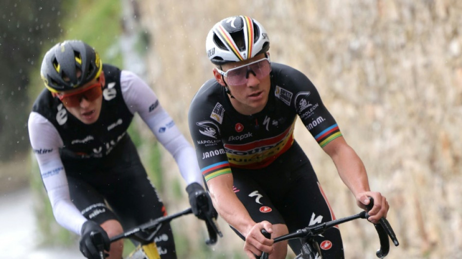 Dura ca&iacute;da de Vingegaard, Roglic y Evenepoel en la Vuelta al Pa&iacute;s Vasco