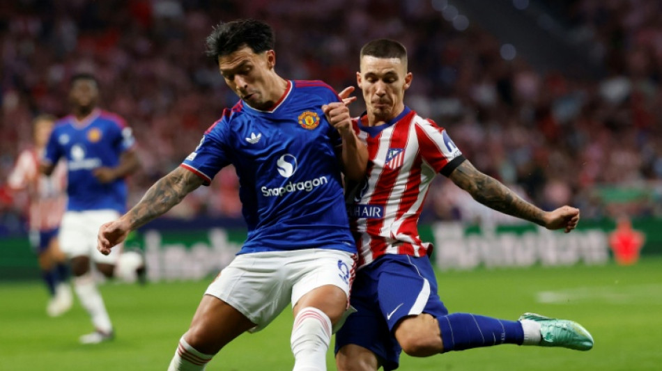  Man United's Martinez blasts board's lack of investment 