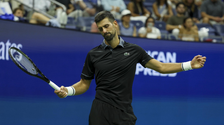  Djokovic shock, vomita e piange 'devo capire fin dove posso arrivare cos&igrave;' 